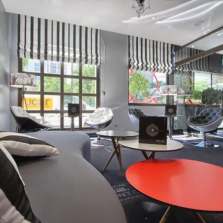 Design Place D'italie Отель 3*